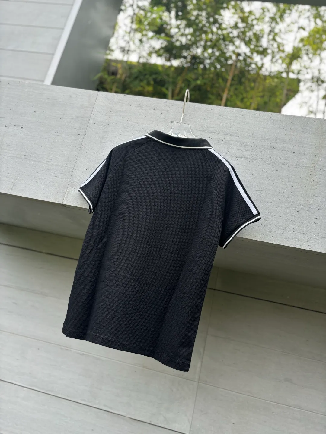🈴𝟰 Color collection. Chip version 𝟬𝟱𝟰𝟰𝟳# Exclusive real shot/difference between various stolen pictures and online version on the market [𝗔𝗱𝗶𝗱𝗮𝘀Adidas clover chest embroidery for men and women Same Style𝗩 collar short sleeves] ✅Full set of 1:1 customized accessories ➕Customized three-label ➕𝗬𝘂𝗮𝗻 version hang tag ➕𝗹𝗼𝗴𝗼 packaging bag🔥 ➕Scan the tag to enter the official website. ✅Top Original version, ins Xiaohongshu Dewu Kuaishou and many bloggers wear it. ✅Adidas is a rare V-neck with no buttons, personalized setting and generous temperament, showing the elegance at a glance. ✅Three standards are customized with 270g waffle original Authentic custom-made imported fabrics for the watch, and the overall tailoring adopts three-dimensional structure tailoring! Ergonomically designed, more flexible when wearing! The cut is streamlined and streamlined, allowing you to move flexibly with your body! Integrates functionality, beauty and durability! Suitable for business, travel, leisure and many other occasions! ⭕The high version of the best products🐮is different from the junk products in the market🗯️The same picture but different prices means different versions. ❌Don’t be fooled by the same copywriters and pirated pictures from outside that mix and distribute high-luxury pictures at low prices. After comparing the quality, you will know where the gap is. Don’t lie. I don’t guarantee that my products are the cheapest, but I definitely guarantee that they are worth every penny of your hard-earned money! ‼ ️We don’t slash prices or lower prices, we supply products with heart and only make high-end versions!!! Breasts Jimei must see the details of my home clearly, the pictures of my home are all taken by the owner himself❤️ Color: White Black Green Light Blue Size S-XXL